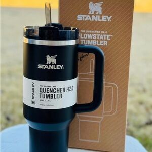 Stanley Tumbler Black Glow The Flowstate Quencher H2.0 40 oz W/Straw NWOB